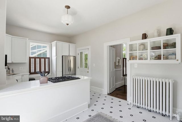 320 CULPEPER ST, Warrenton, VA 20186