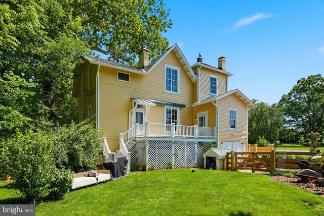 320 CULPEPER ST, Warrenton, VA 20186