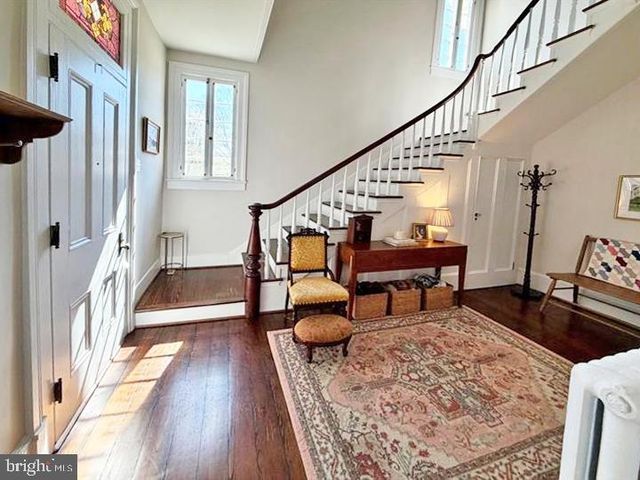 320 CULPEPER ST, Warrenton, VA 20186