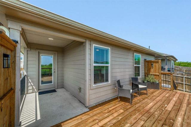 233 Calgary LN, San Marcos, TX 78666