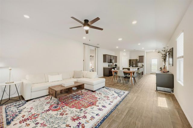 233 Calgary LN, San Marcos, TX 78666