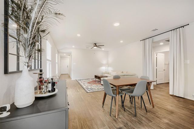 233 Calgary LN, San Marcos, TX 78666