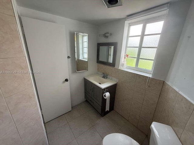 1663 NE Miami Gardens Dr 140, Miami, FL 33179