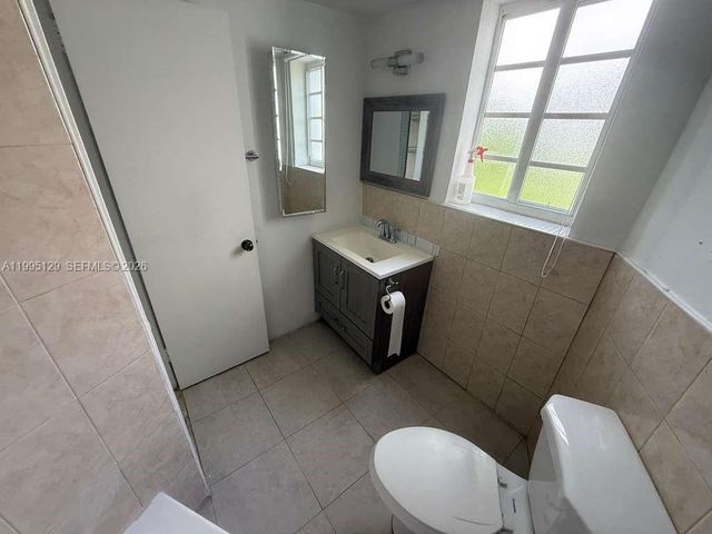 1663 NE Miami Gardens Dr 140, Miami, FL 33179