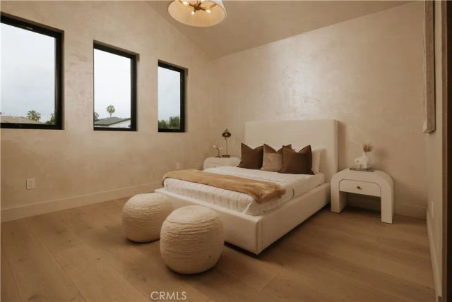 4275 Murietta Avenue, Sherman Oaks, CA 91423