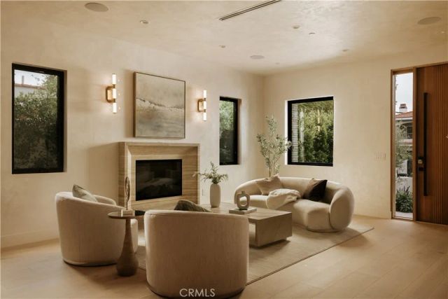 4275 Murietta Avenue, Sherman Oaks, CA 91423