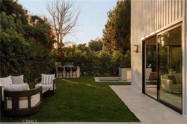 4275 Murietta Avenue, Sherman Oaks, CA 91423