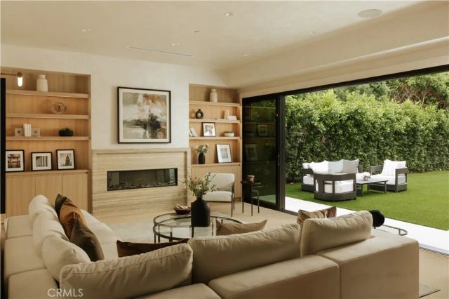4275 Murietta Avenue, Sherman Oaks, CA 91423