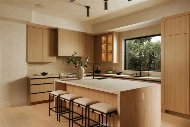 4275 Murietta Avenue, Sherman Oaks, CA 91423