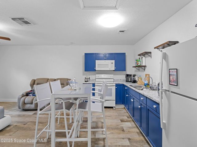 860 Tupelo Road SW, Palm Bay, FL 32908