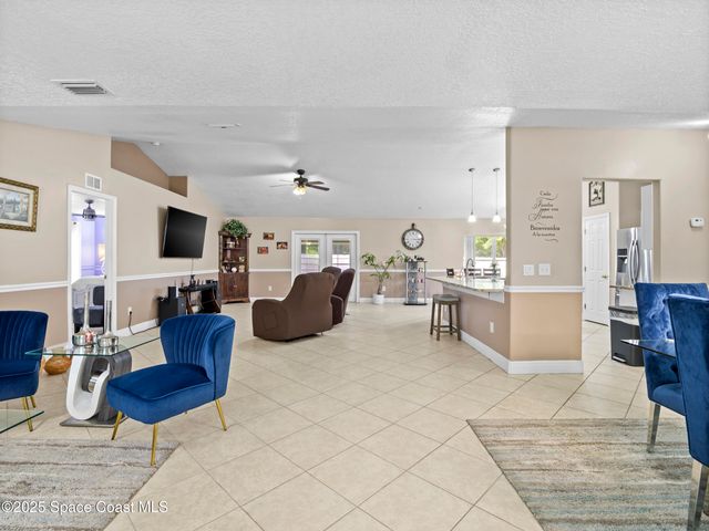 860 Tupelo Road SW, Palm Bay, FL 32908