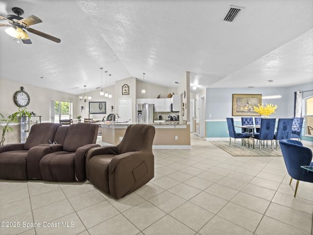 860 Tupelo Road SW, Palm Bay, FL 32908