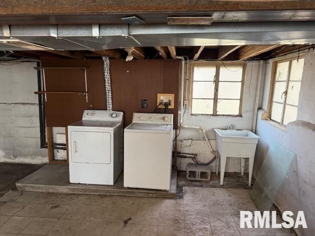 601 W WILLOW Street, Carbondale, IL 62901