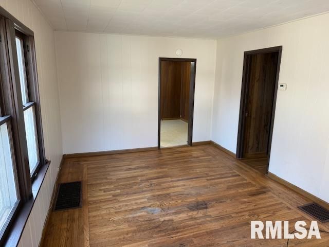 601 W WILLOW Street, Carbondale, IL 62901