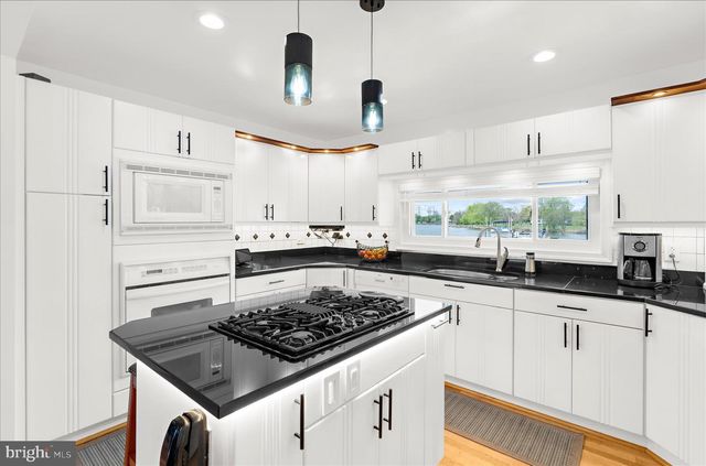 8209 PEACH ORCHARD RD, Baltimore, MD 21222