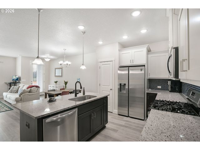 6826 Se CRIMSON Ln, Hillsboro, OR 97123