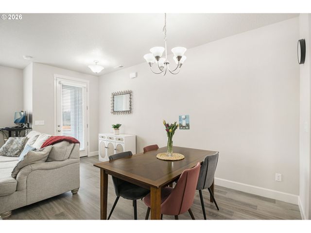 6826 Se CRIMSON Ln, Hillsboro, OR 97123