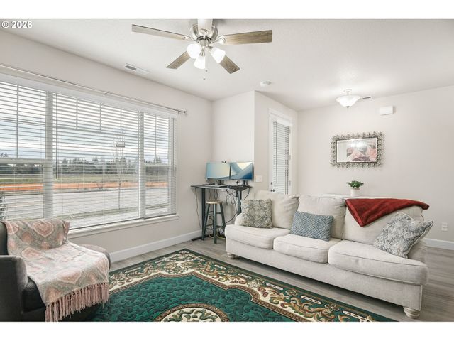 6826 Se CRIMSON Ln, Hillsboro, OR 97123