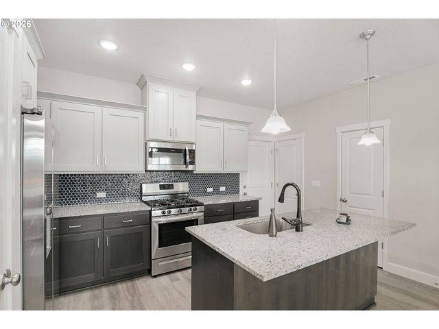 6826 Se CRIMSON Ln, Hillsboro, OR 97123