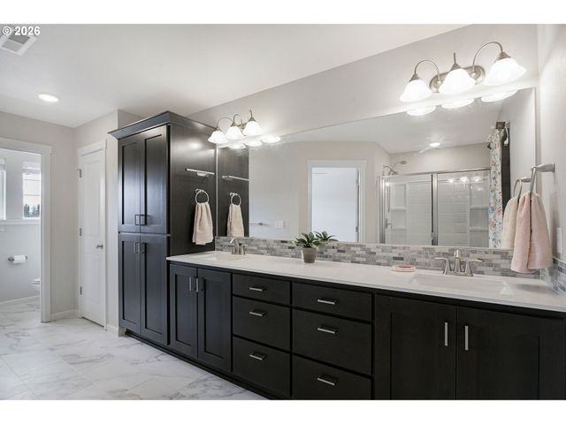 6826 Se CRIMSON Ln, Hillsboro, OR 97123