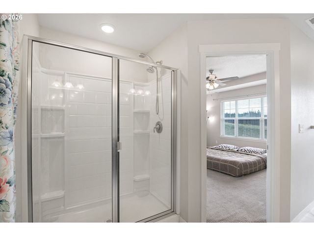 6826 Se CRIMSON Ln, Hillsboro, OR 97123