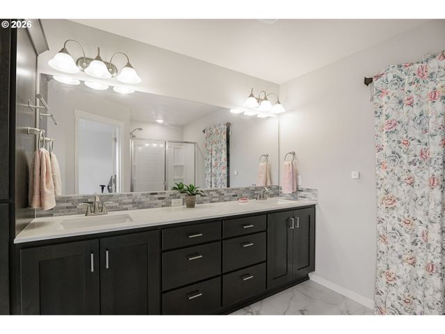 6826 Se CRIMSON Ln, Hillsboro, OR 97123