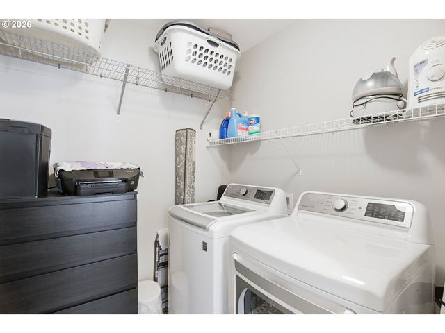 6826 Se CRIMSON Ln, Hillsboro, OR 97123