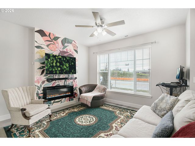 6826 Se CRIMSON Ln, Hillsboro, OR 97123