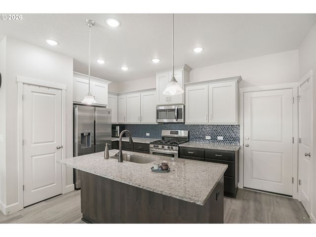 6826 Se CRIMSON Ln, Hillsboro, OR 97123