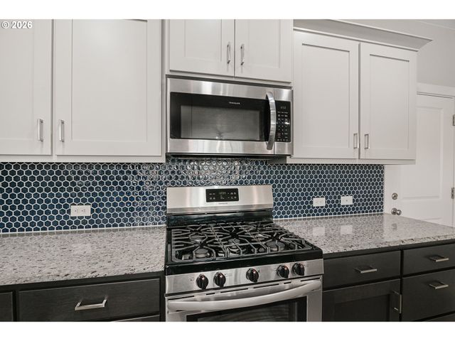 6826 Se CRIMSON Ln, Hillsboro, OR 97123