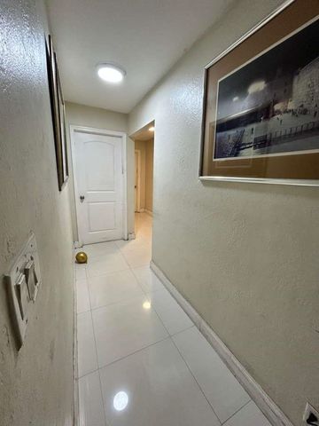 9711 NW 33rd Street, Sunrise, FL 33351