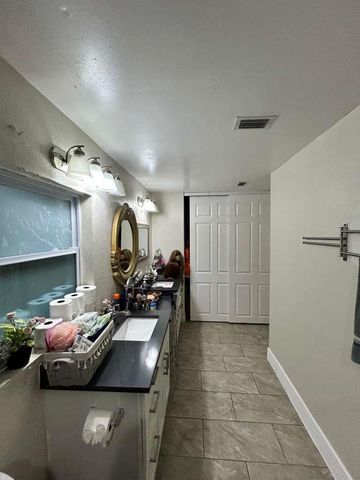 9711 NW 33rd Street, Sunrise, FL 33351