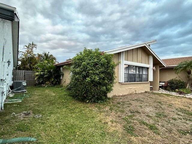 9711 NW 33rd Street, Sunrise, FL 33351