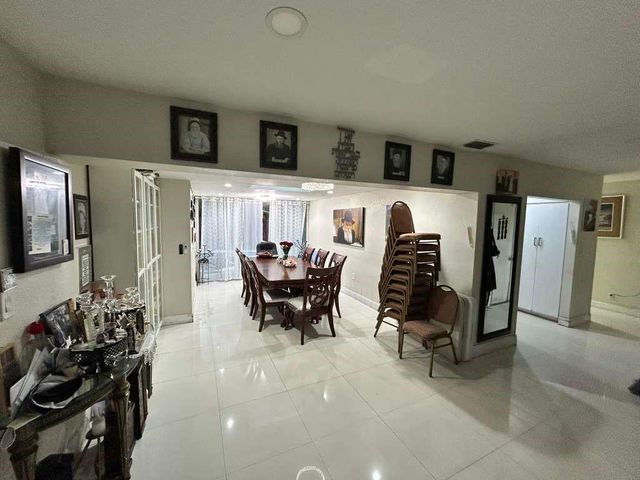 9711 NW 33rd Street, Sunrise, FL 33351