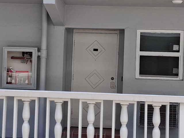 329 SE 3rd Street 302s, Hallandale Beach, FL 33009