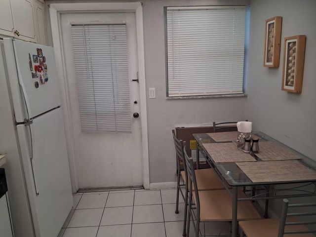 329 SE 3rd Street 302s, Hallandale Beach, FL 33009