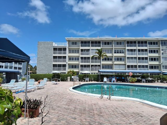 329 SE 3rd Street 302s, Hallandale Beach, FL 33009