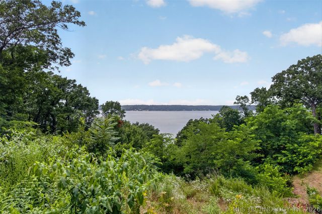 56 Plum Tree Lane, Salina, OK 74365