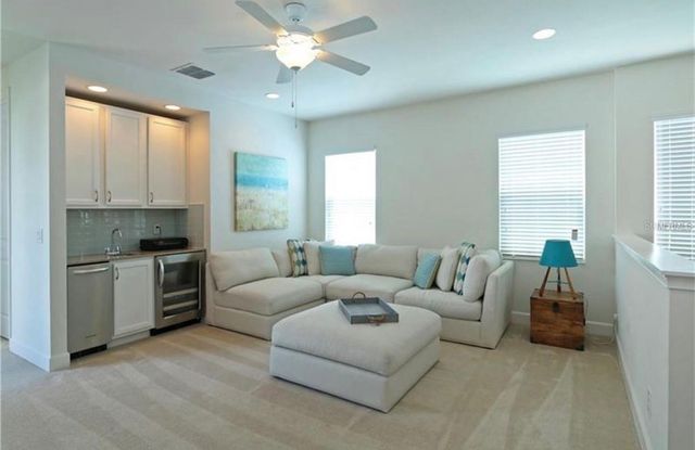 1545 FAIRVIEW CIRCLE, Reunion, FL 34747