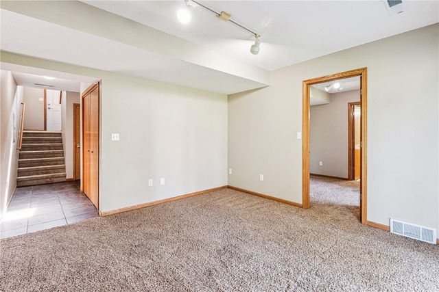 667 Andy Court, North Liberty, IA 52317