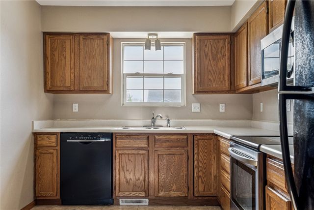 667 Andy Court, North Liberty, IA 52317