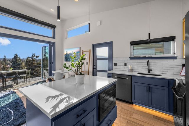 934 NW Quincy Avenue, Bend, OR 97703