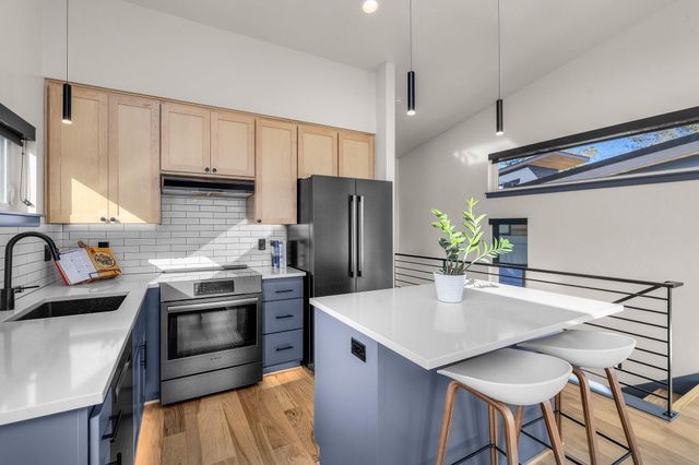 934 NW Quincy Avenue, Bend, OR 97703