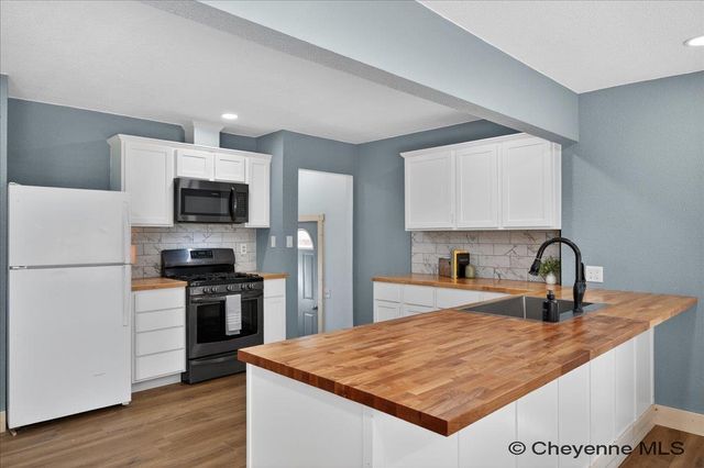 2617 E 10TH ST, Cheyenne, WY 82007