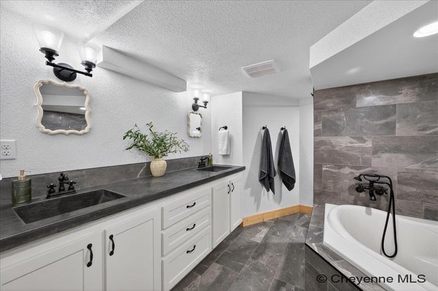2617 E 10TH ST, Cheyenne, WY 82007