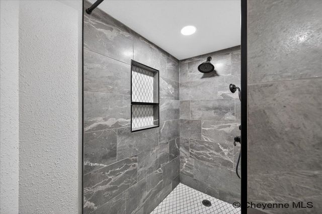 2617 E 10TH ST, Cheyenne, WY 82007