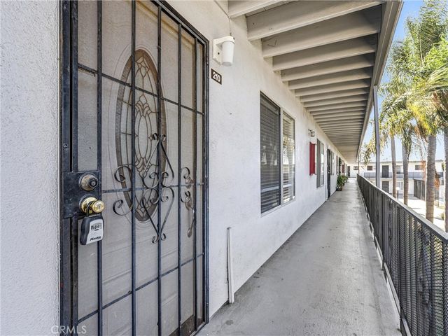 5530 Ackerfield Avenue 210, Long Beach, CA 90805