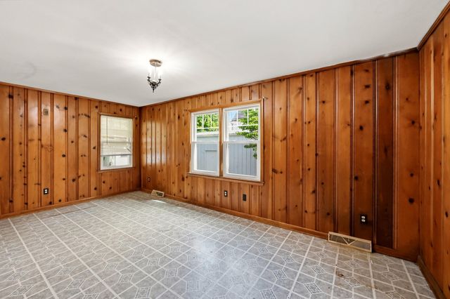 1215 High Street, Paris, KY 40361