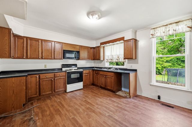 1215 High Street, Paris, KY 40361