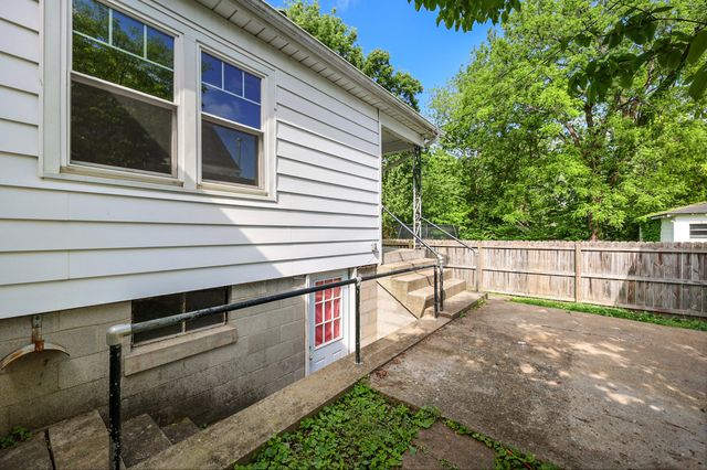 1215 High Street, Paris, KY 40361